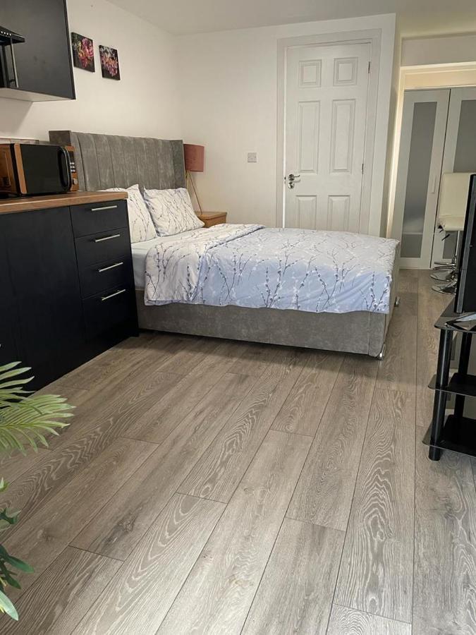Brand New Studio Apartment With Beautiful Kitchen-Close To Liverpool City Centre מראה חיצוני תמונה