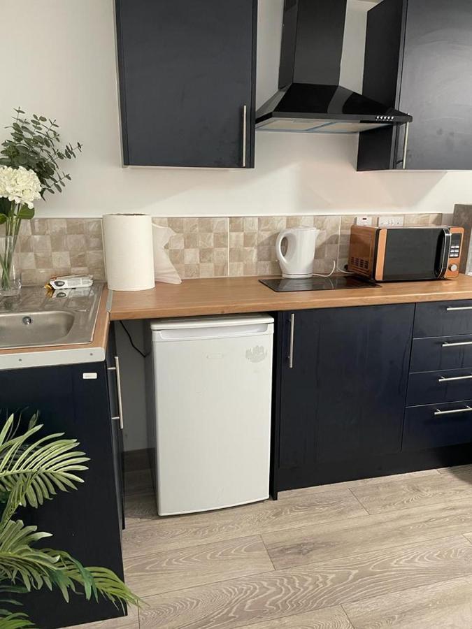 Brand New Studio Apartment With Beautiful Kitchen-Close To Liverpool City Centre מראה חיצוני תמונה