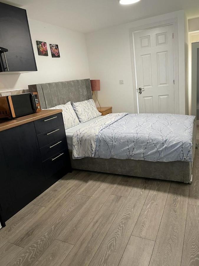 Brand New Studio Apartment With Beautiful Kitchen-Close To Liverpool City Centre מראה חיצוני תמונה
