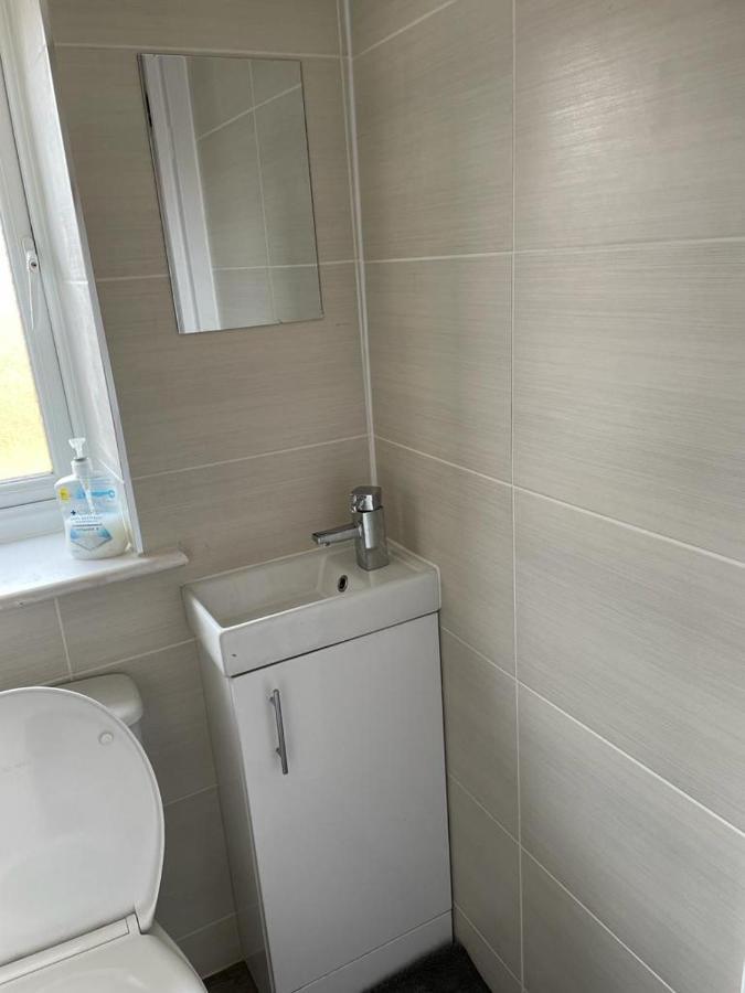 Brand New Studio Apartment With Beautiful Kitchen-Close To Liverpool City Centre מראה חיצוני תמונה