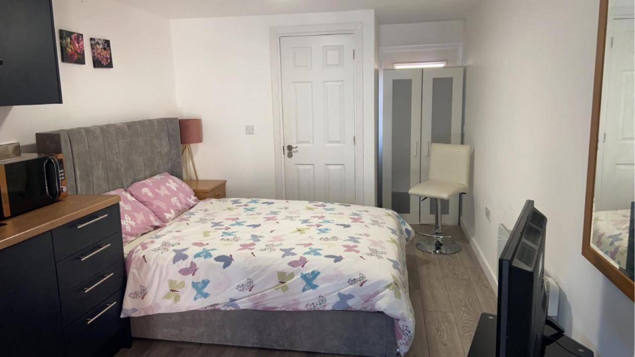 Brand New Studio Apartment With Beautiful Kitchen-Close To Liverpool City Centre מראה חיצוני תמונה
