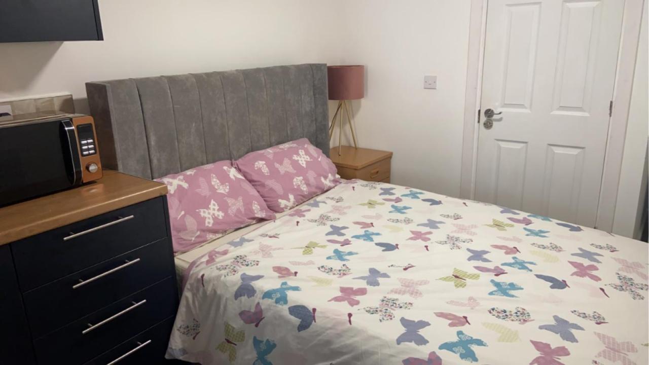 Brand New Studio Apartment With Beautiful Kitchen-Close To Liverpool City Centre מראה חיצוני תמונה