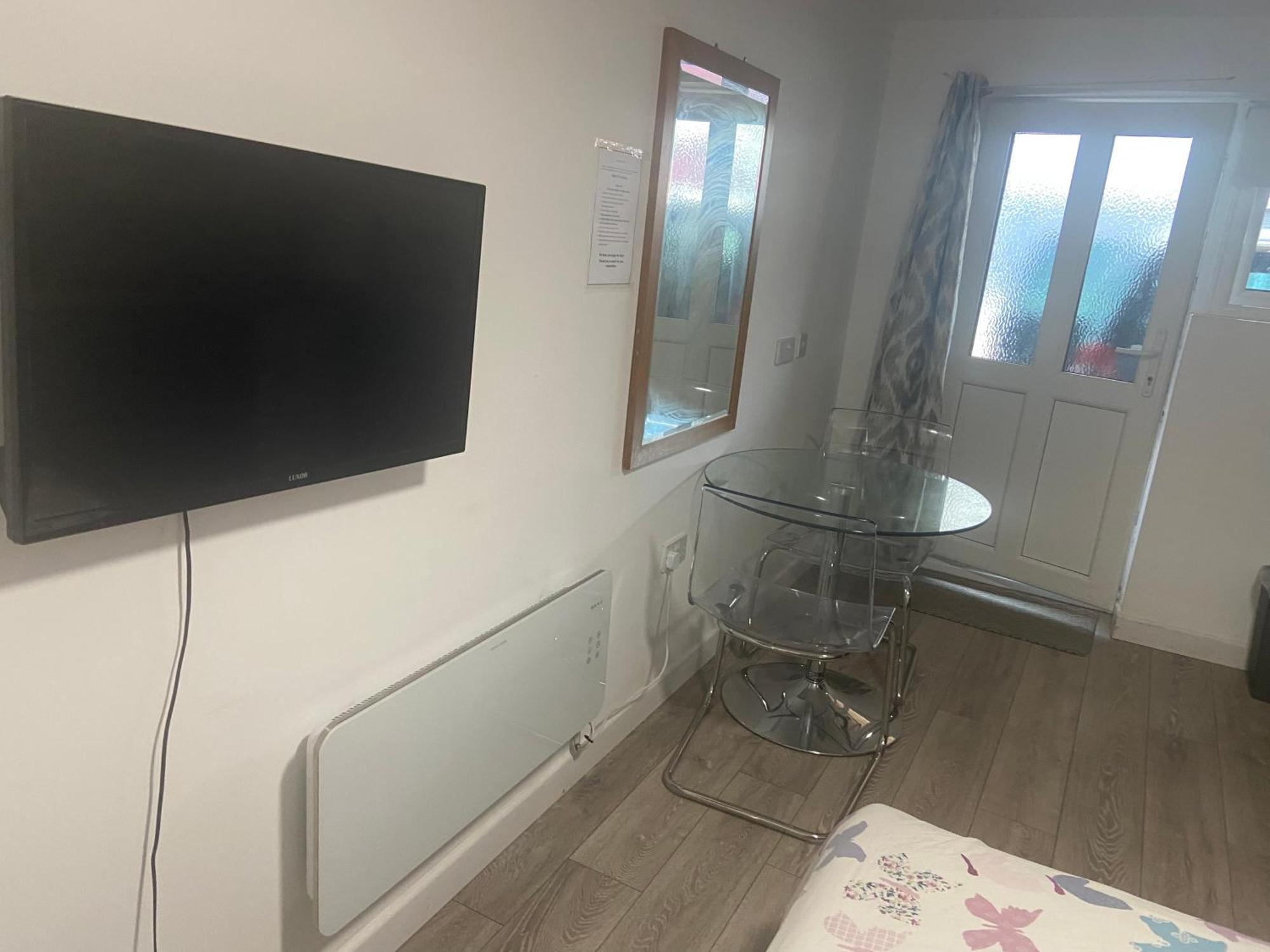 Brand New Studio Apartment With Beautiful Kitchen-Close To Liverpool City Centre מראה חיצוני תמונה