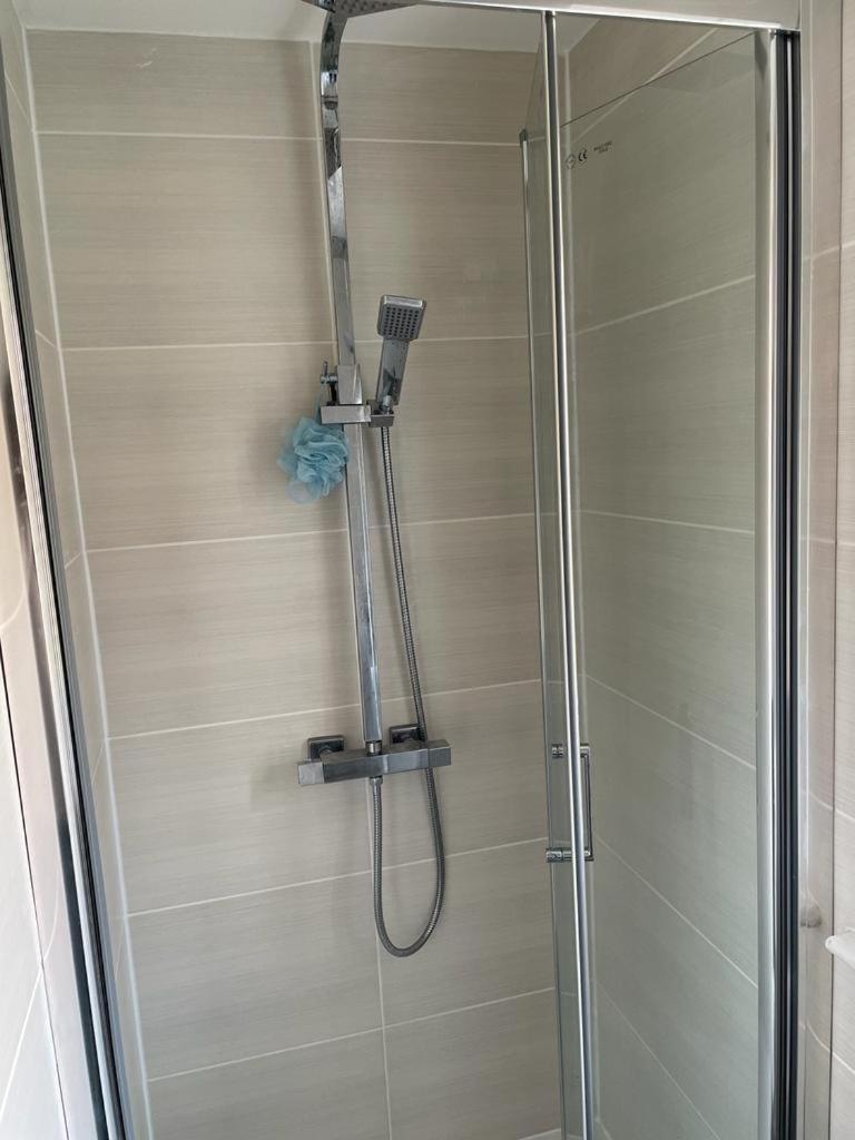 Brand New Studio Apartment With Beautiful Kitchen-Close To Liverpool City Centre מראה חיצוני תמונה